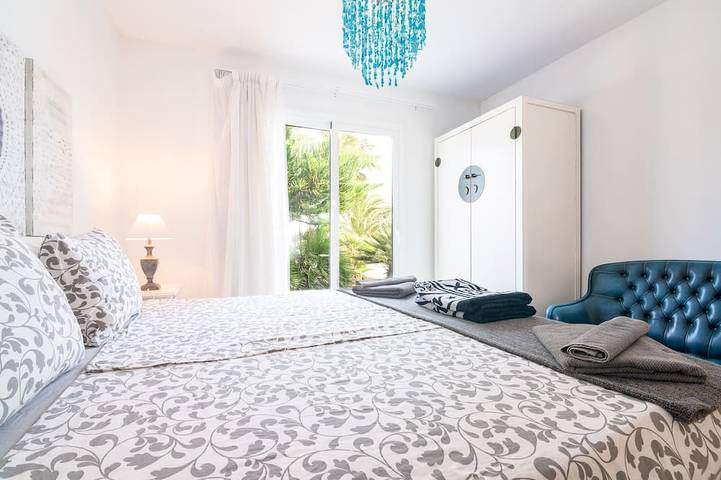 C1, in a small complex with communal pool 100m from the sea in Charco del Palo, Teguise