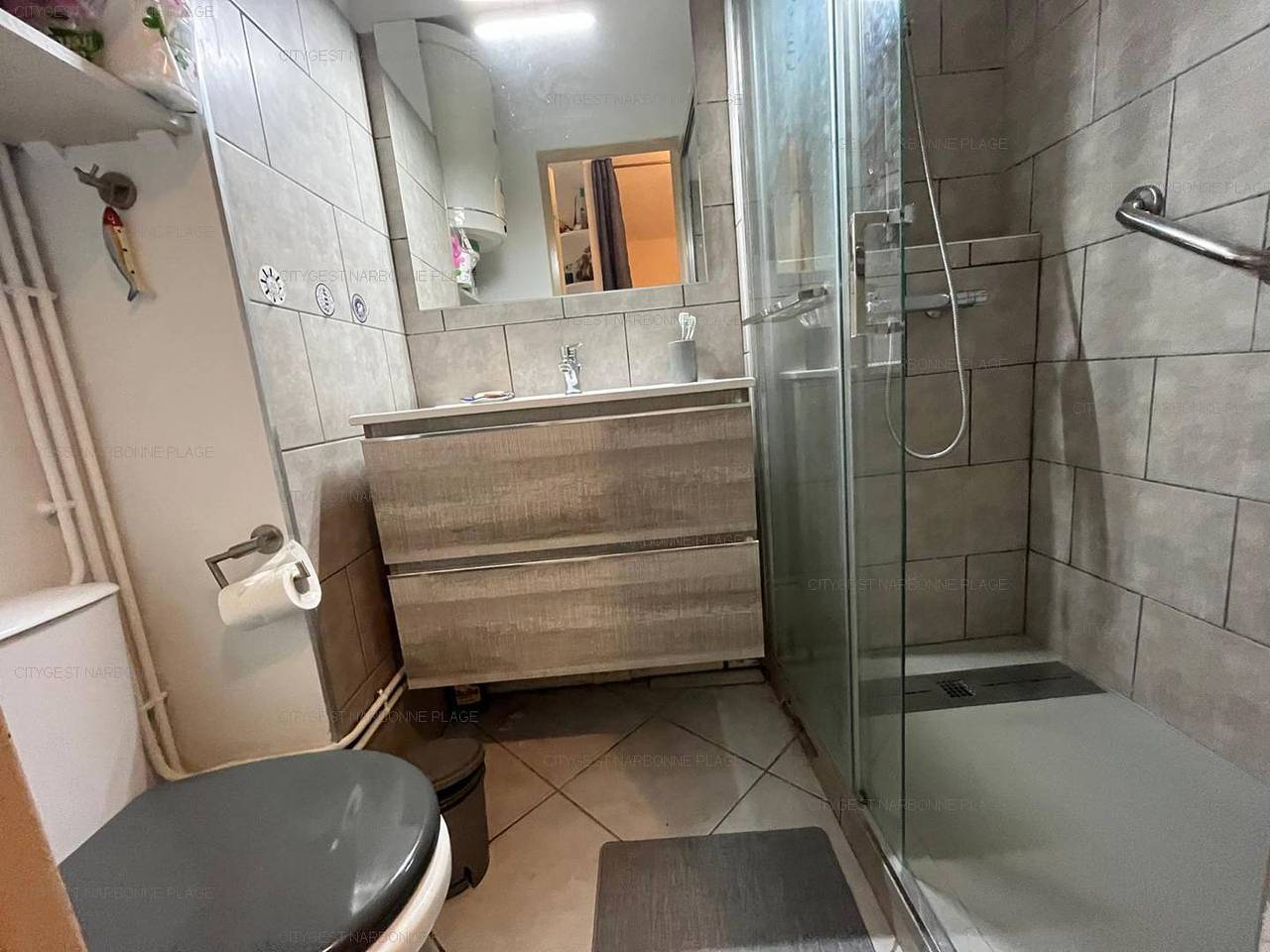 Appartement de vacances entier, Le "Tout à Pied" : Plage à 3 min, Terrasse & Parking Privé in Narbonne Plage, Narbonne
