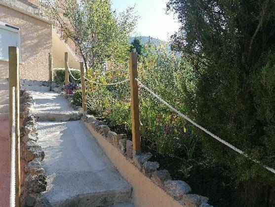 Gîte pour 2 personnes, avec jardin et jacuzzi à La Robine-sur-Galabre - 2