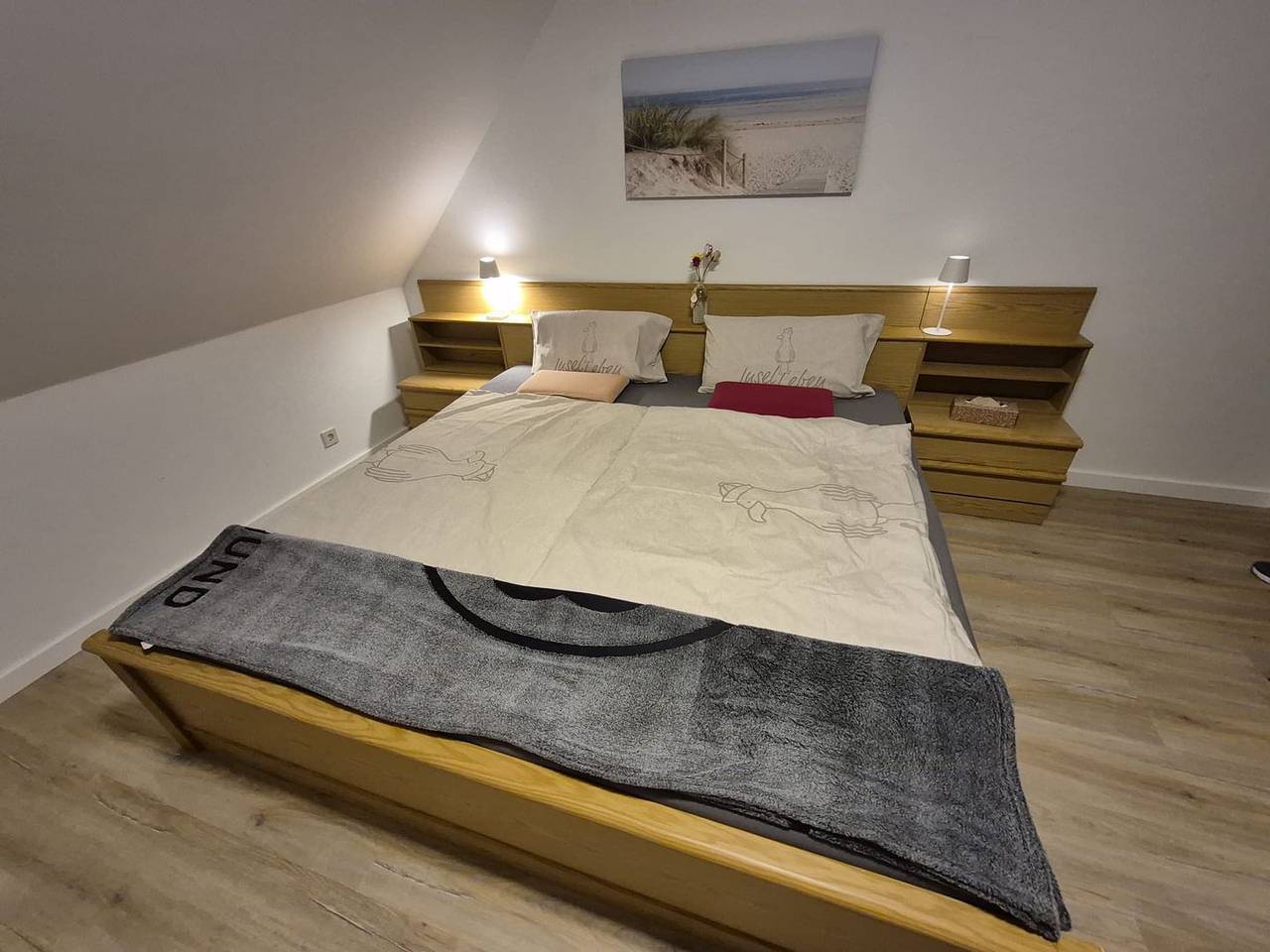 Ganze Wohnung, Familienfreundliche  Ferienwohnung für 5 Personen an der Nordsee mit Indoor-Schwimmbad und Balkon in Stinteck, Westerdeichstrich