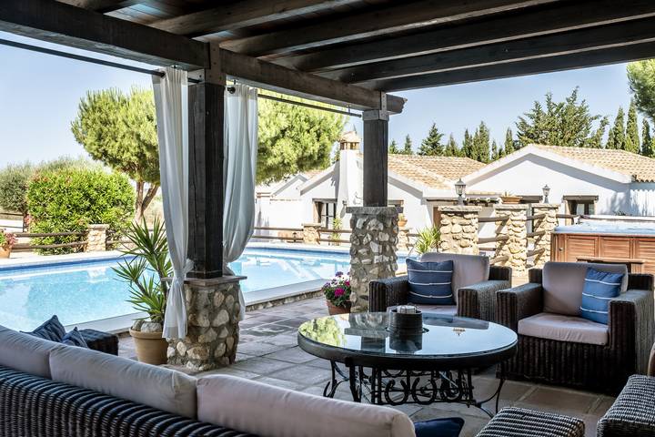 Chalet para 4 personas, con jardín y jacuzzi en Provincia de Málaga - 3