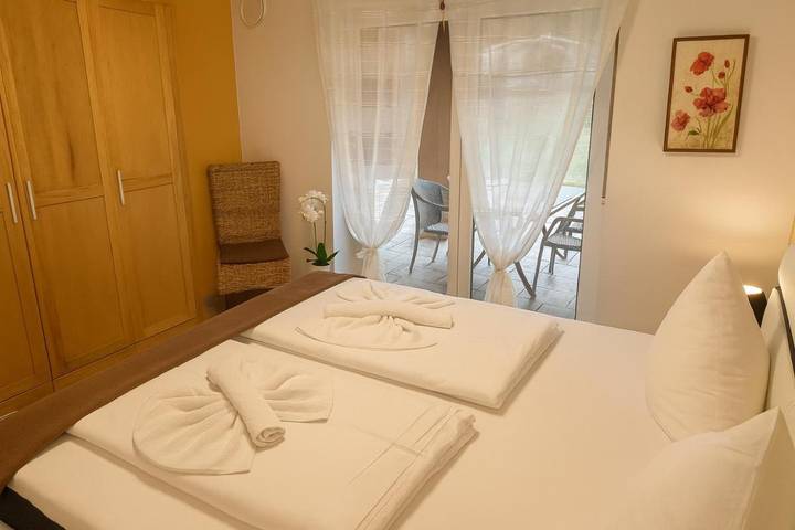 Ferienwohnung für 5 Personen, mit Garten und Ausblick in Wackersdorf - 4