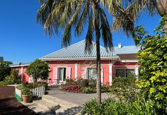 Location de vacances pour 2 personnes, avec jardin ainsi que vue et terrasse à La Plaine-des-Palmistes - 4