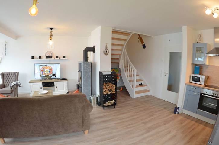 Ferienhaus für 7 Personen, mit Sauna und Balkon sowie Garten in Breege - 2