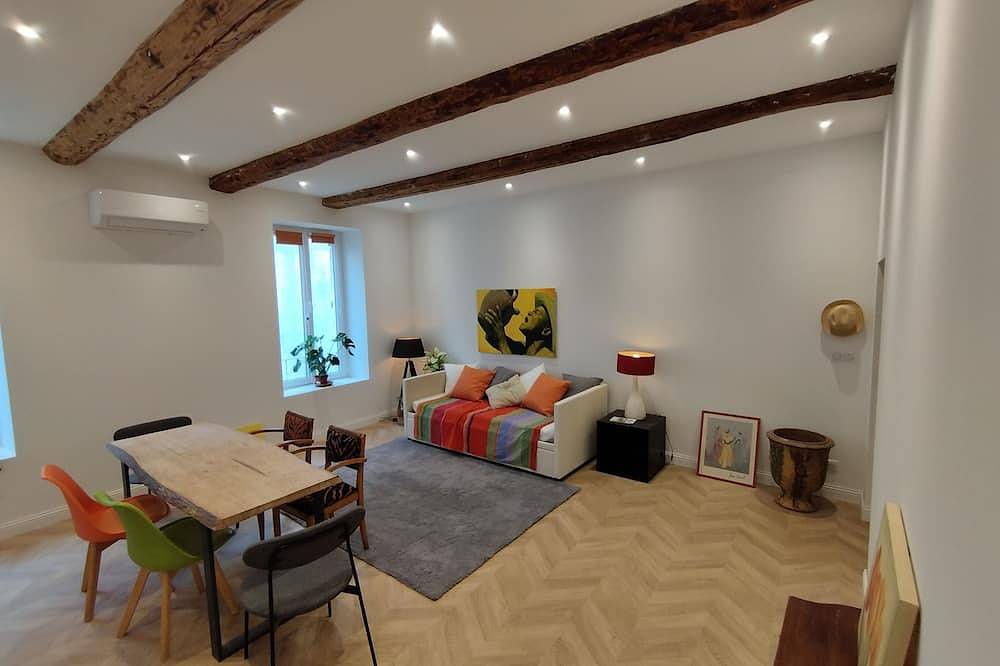 Entire apartment, Large, fully renovated apartment. in Clermont-l'Hérault, Lodève region