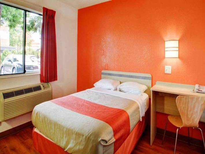 Apartamento entero, 2 camas matrimoniales | Microondas in Wethersfield, Connecticut