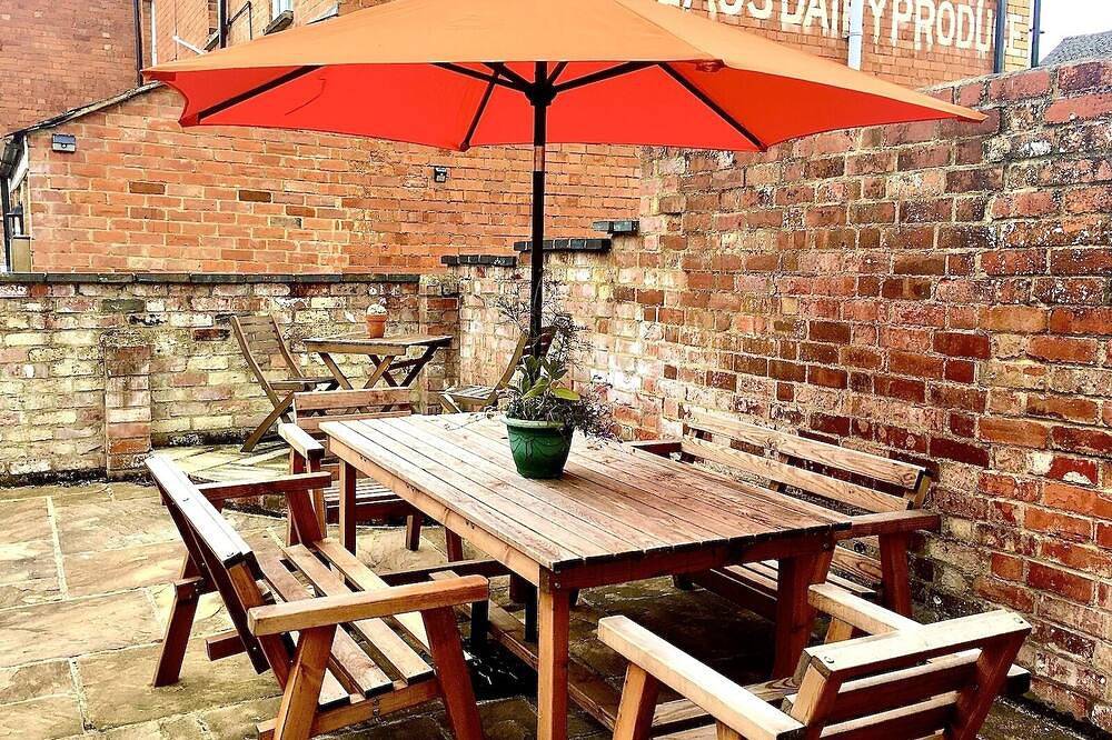 Cotswold Place - Central, historic and beautiful 2/3 terraced house in Cirencester, Gloucestershire