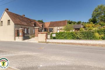 Gîte pour 8 personnes, avec jardin à Allemant