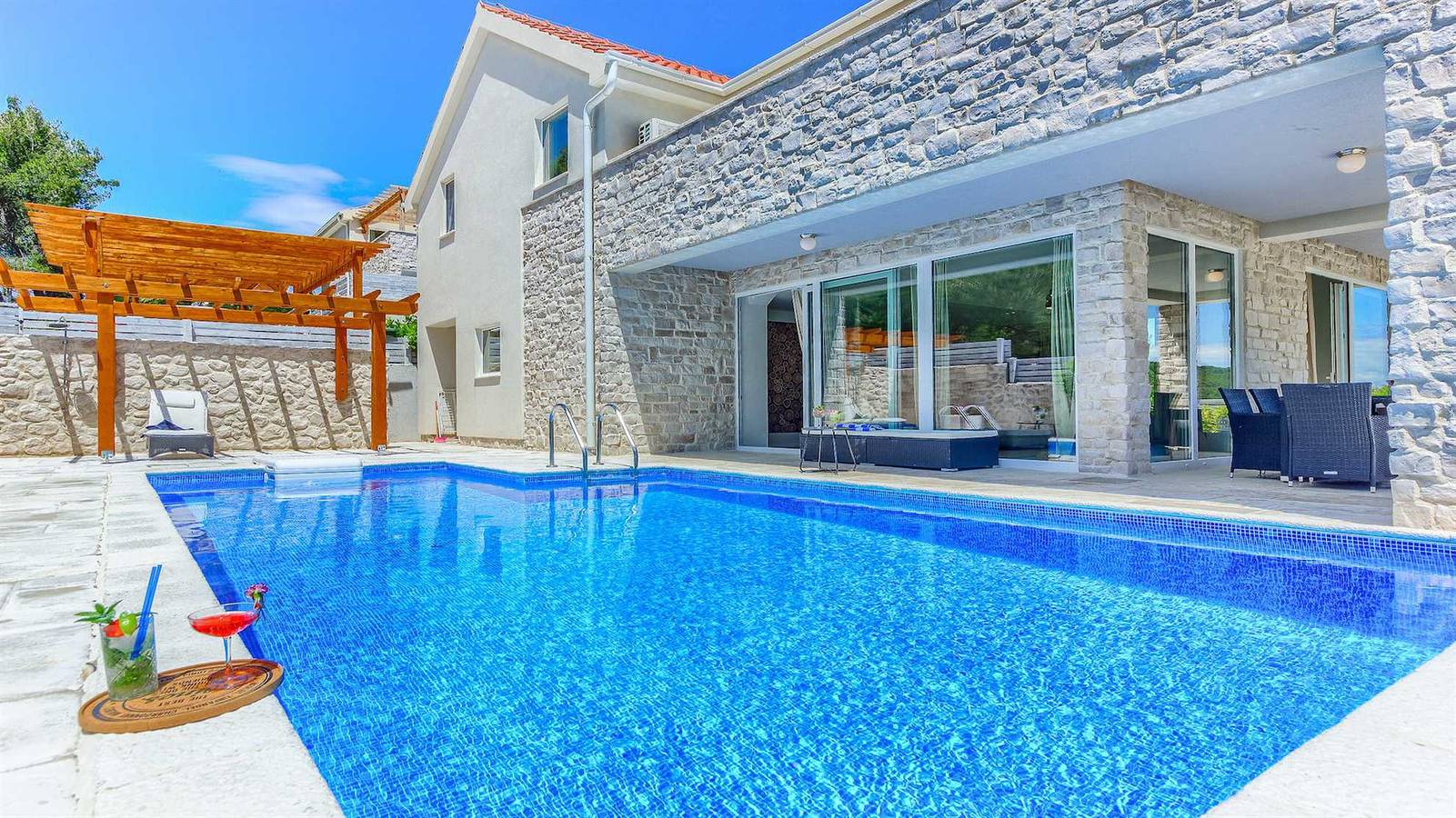 Villa Anandas - Villa mit 8 Schlafzimmern, Meerblick, Pool, Sauna und Whirlpool für 16+4 Gäste in Pitve, Hvar