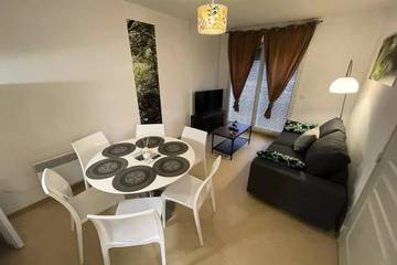 Gîte pour 6 personnes, avec balcon, animaux acceptés à Avène