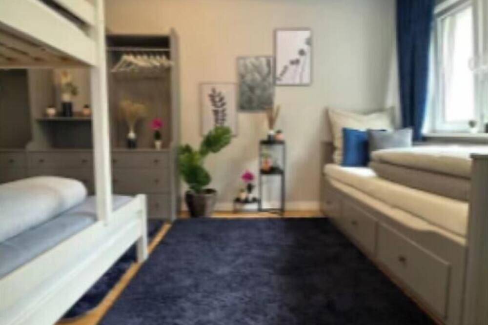 Ganze Wohnung, Delightful 3-bedroom apartment in vibrant Berlin neighborhood in Berlin Grunewald, Berlin