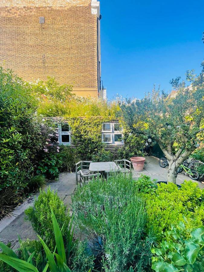 BnB für 2 Personen, mit Ausblick und Terrasse sowie Garten in London - 4