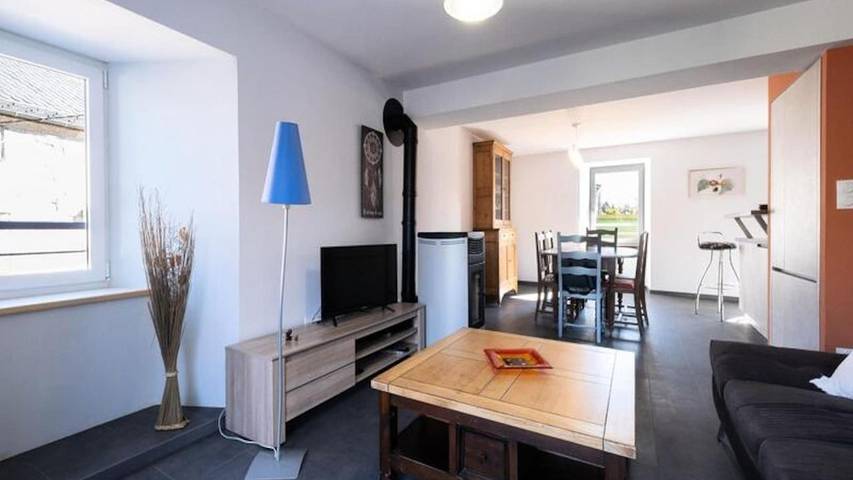 Appartement de vacances pour 7 personnes, avec piscine et terrasse, animaux acceptés