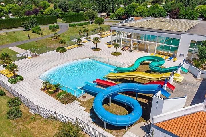 Location de vacances pour 4 personnes, avec piscine dans Plage De La Paree Du Jonc - 2