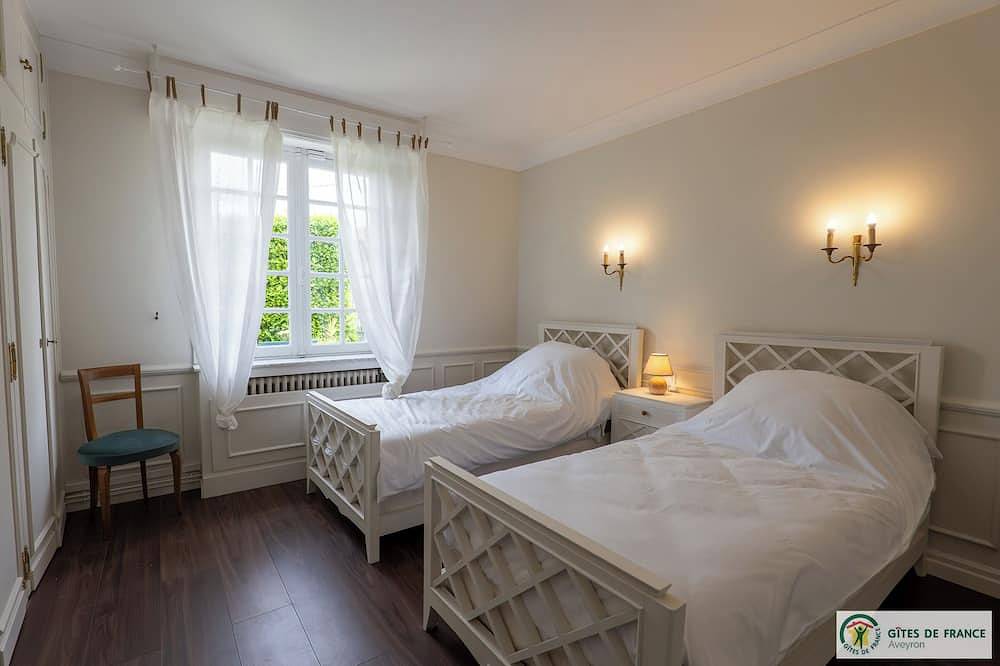 Entire apartment, In the heart of Millau, cosy puncho gîtes, peaceful ground-floor location in Millau, Parc naturel régional des Grands Causses