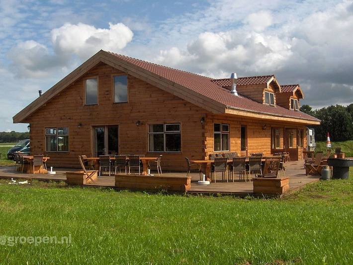 Chalet voor 30 personen, met Balkon/Terras en Terras in Drenthe