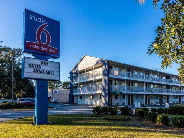 Entire apartment, 1 queen bed|mobili access|kitchen|Nsmk in Savannah, Chatham County