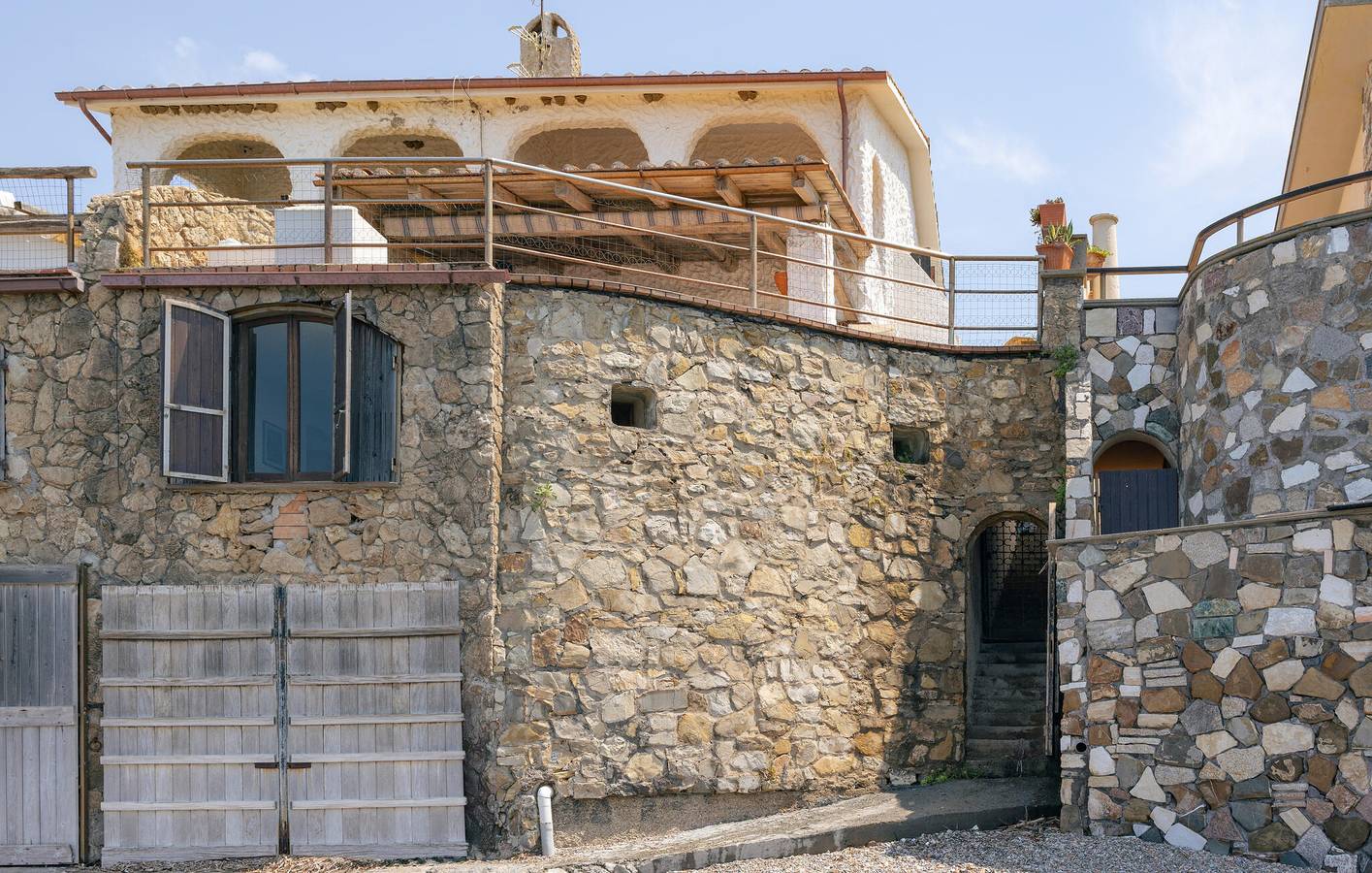 Gemütliche Wohnung mit Meerblick, Terrasse und WLAN in Rom Provinz