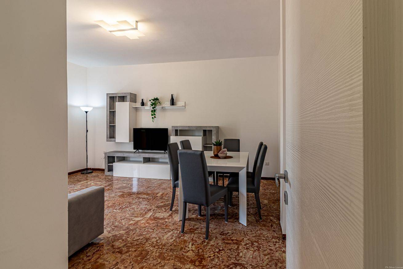 Apartamento entero, Guesthost - Fiera di Ferrara Huge Apartment x7! in Ferrara, Provincia de Ferrara
