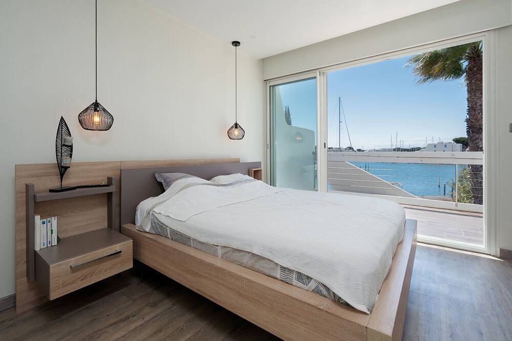 Villa 8 pers plein sud climatisée au coeur la Marina in Port Camargue, Le Grau-du-Roi