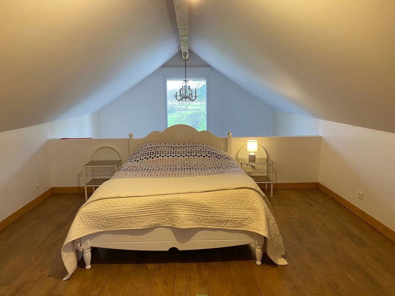 Studio entier, Gîte pour 2 personnes avec piscine, salle de jeux et étang de pèche dans le Quercy. in Cazes-Mondenard, Quercy