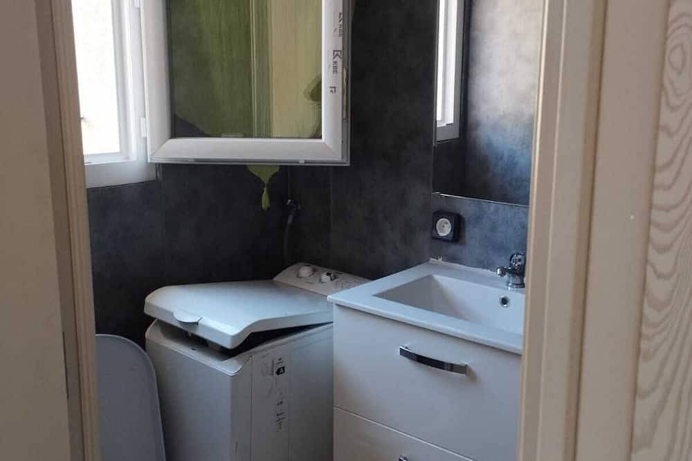 Appartement entier, Studio neuf tout confort à 1 minute du lac d'Annecy in Doussard, Parc naturel régional du Massif des Bauges