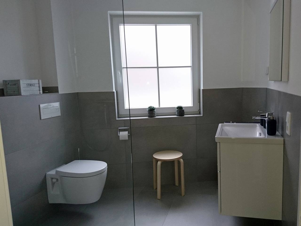 Ganze Wohnung, Apartment 'Ferienwohnung Drossel D, 50qm' mit Bergblick, gemeinsamer Terrasse und Wlan in Lennestadt, Sauerland