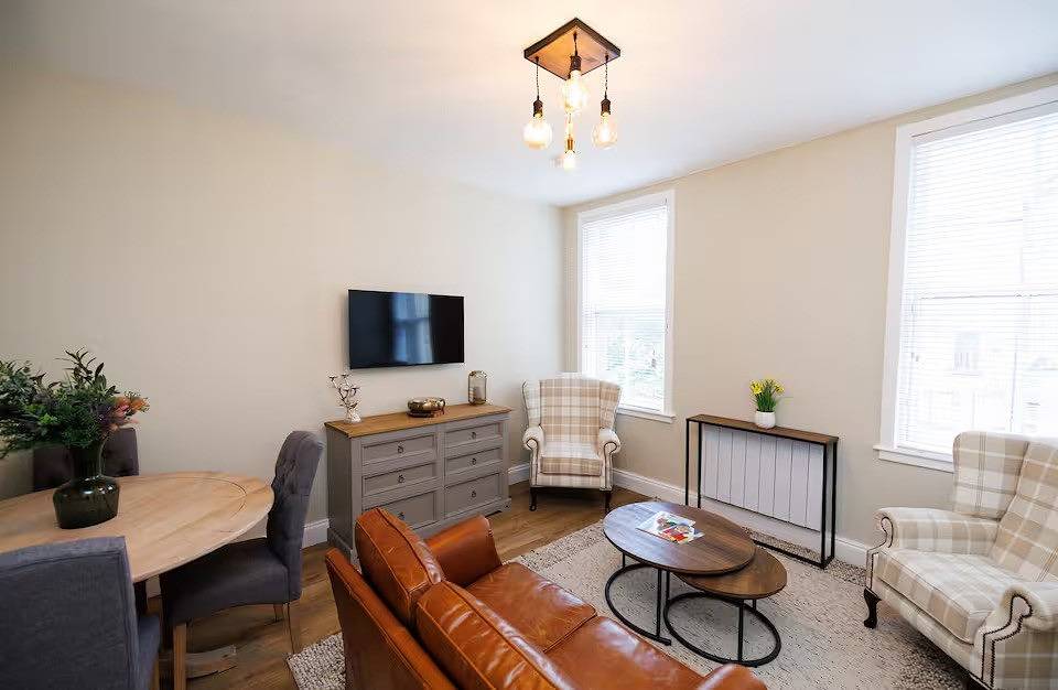 Entire holiday apartment, Stylish 1-Bed Apartment in the Heritage Quarter in Dunfermline, Fife region