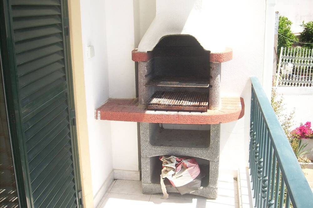Apartamento entero, 1C Amplio apartamento de 1 habitación con barbacoa in Quarteira, Distrito de Faro