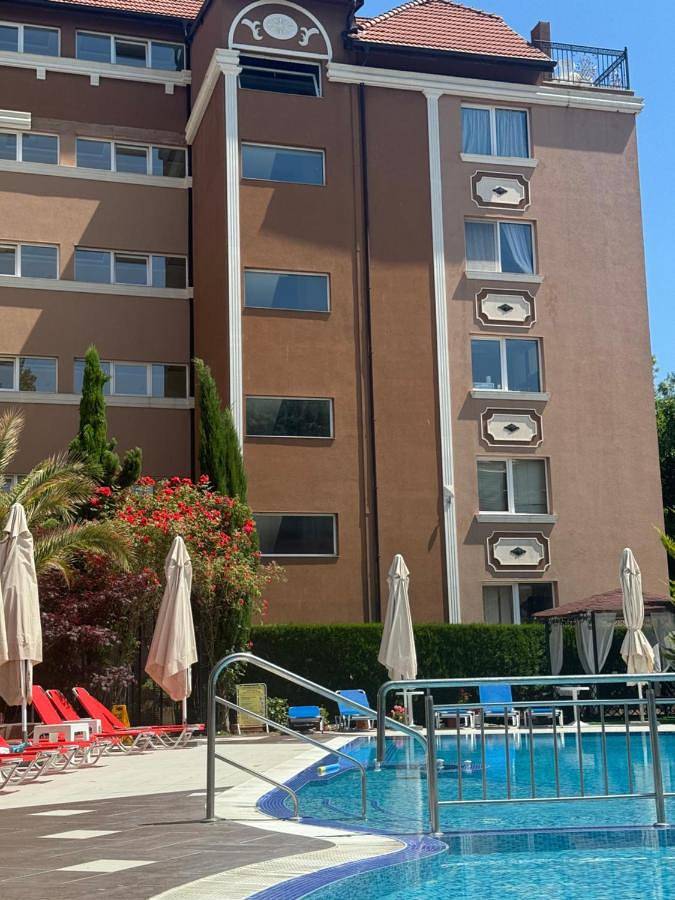 Ośrodek wypoczynkowy dla 4 osób, z Balkon i Taras oraz Ogród i Basen w Słoneczny Brzeg