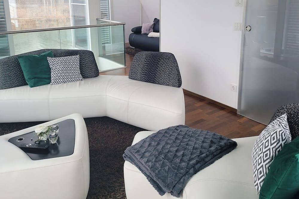 Schwimmendes  5 Sterne Ferienhaus  auf dem Geierswalder See in Geierswalde, Elsterheide