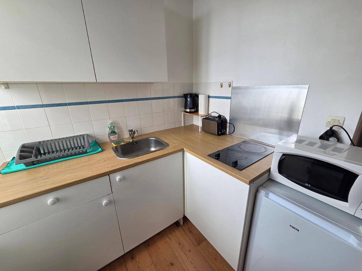 Appartement entier, One-Bedroom Apartment in Tréguier, Côte de Granit Rose
