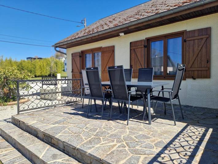 Gîte pour 4 personnes, avec vue ainsi que vue sur le lac et jardin dans Lac de la Triouzoune - 2