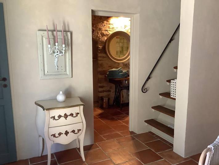 Location de vacances pour 2 personnes, avec jardin et terrasse ainsi que vue et piscine, animaux acceptés à Taradeau - 4