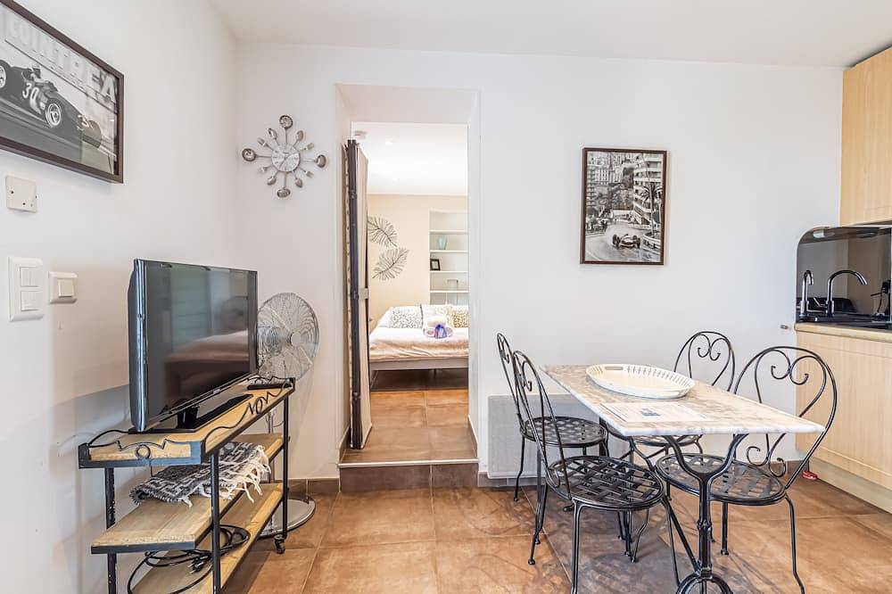 Appartamento intero, \"Studio Cactus Terrace sea view at Mas d'Angeline\" in Beausoleil, Nizza e dintorni