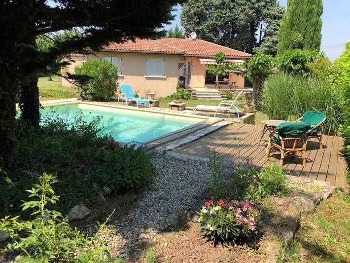 Location de vacances pour 6 personnes, avec piscine à Saint-Gervais-sur-Roubion