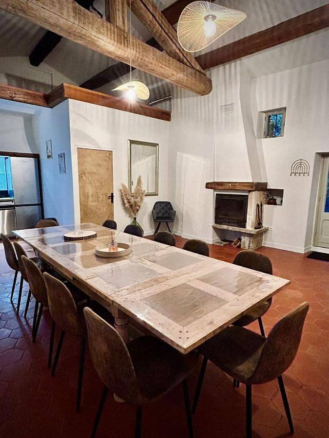 Location de vacances pour 10 personnes, avec jardin ainsi que vue et terrasse à Saint-Bauzille-de-Putois