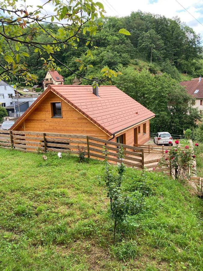Chalet pour 4 personnes, avec Terrasse et Jardin
