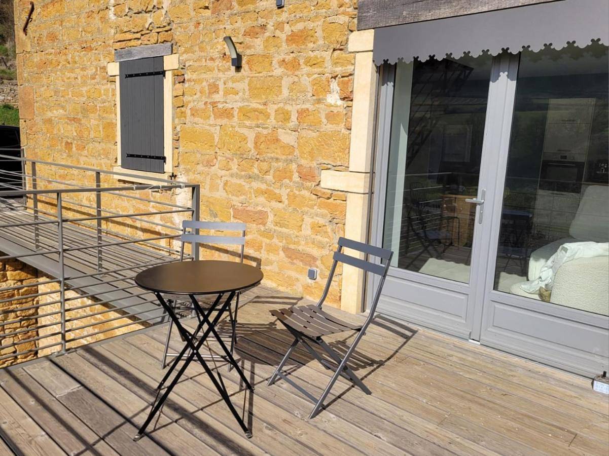 Three-Bedroom House in Ville-sur-Jarnioux, Région de Villefranche-sur-Saône