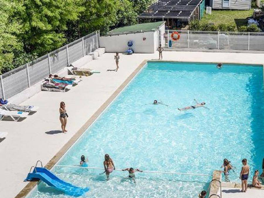 Flower Camping Le Plan d'eau - Chalet 2 personen - Confort Tiny 20m² Überdachte Terrasse + Klimaanlage in Saint-Privat (Ardèche), Ardèche