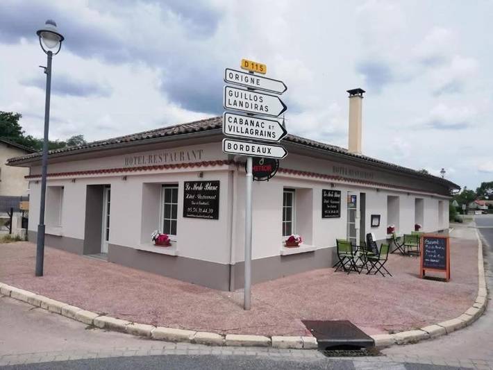 Hôtel pour 2 personnes, avec terrasse, animaux acceptés dans Louchats