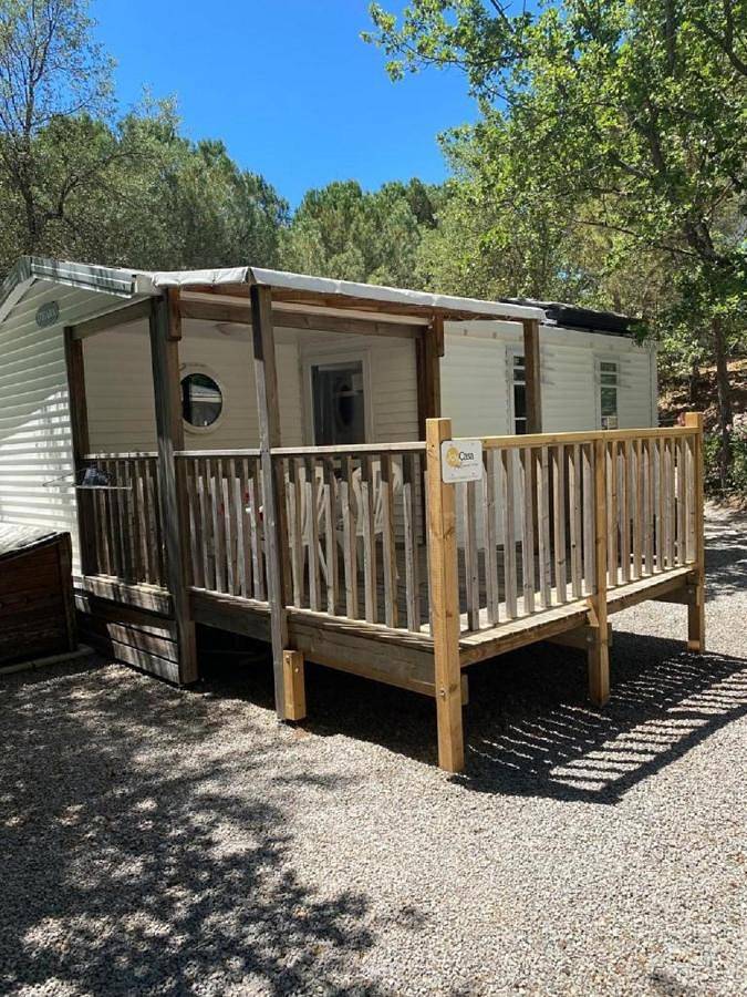 Camping pour 5 personnes, avec Terrasse ainsi que Bassin pour enfant et Piscine à Roquebrune-sur-Argens - 2