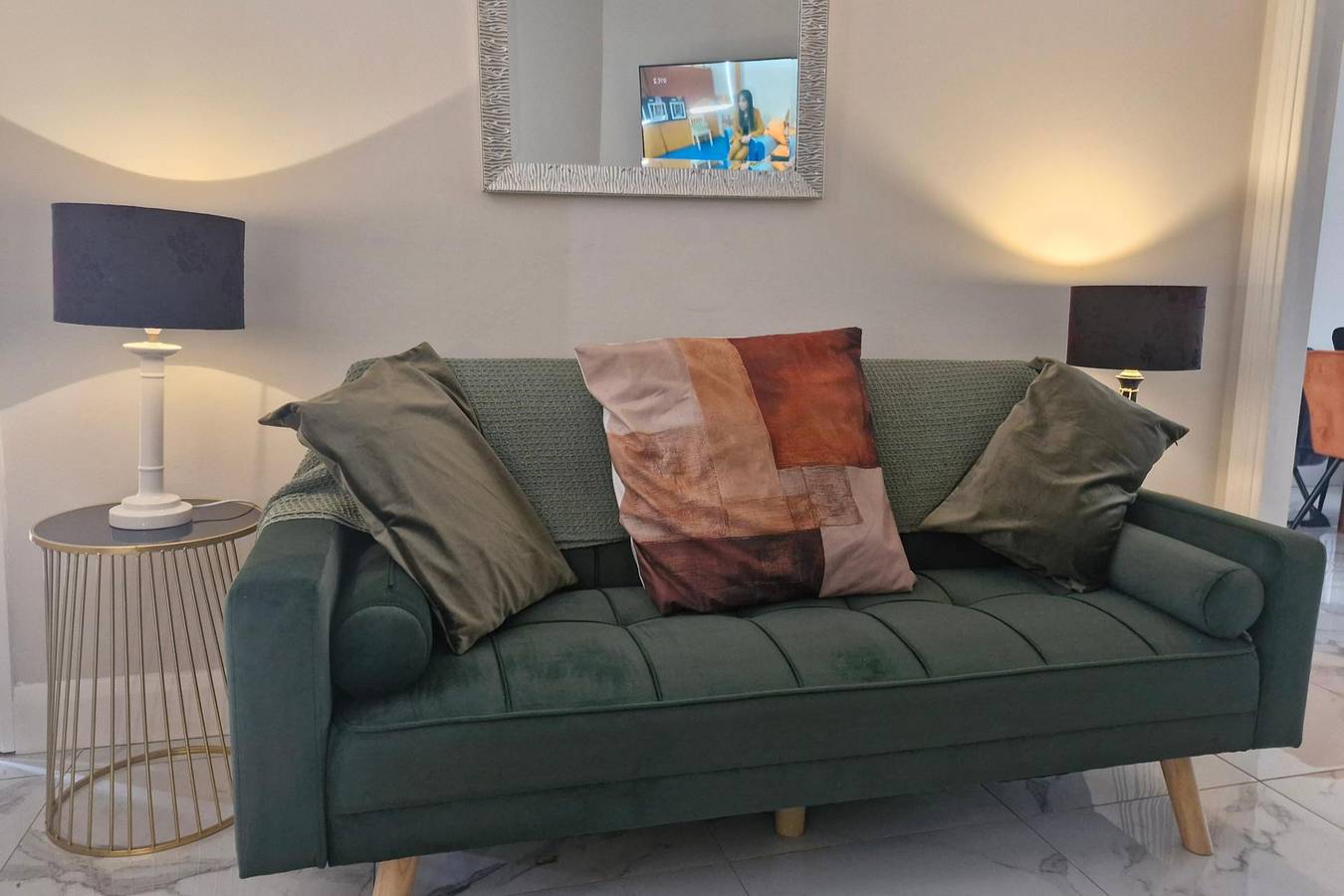 Townhouse Sleeps 8 - Garden, Wifi, Free Parking in Irland