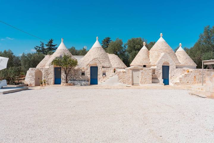 Trullo per 6 persone, con giardino a Ceglie Messapica