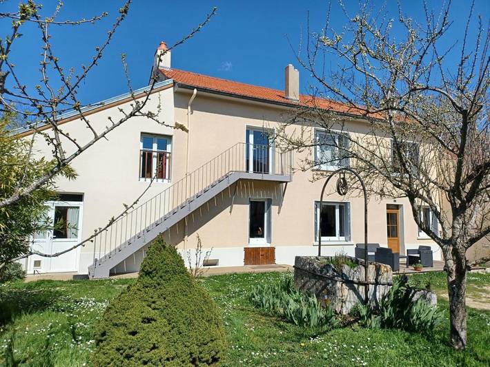 Chambre d’hôte pour 4 personnes, avec terrasse ainsi que vue et jardin
