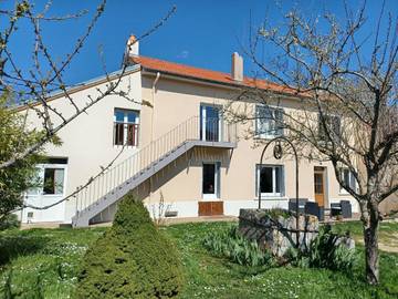 Chambre d’hôte pour 4 personnes, avec vue ainsi que jardin et terrasse à Dijon
