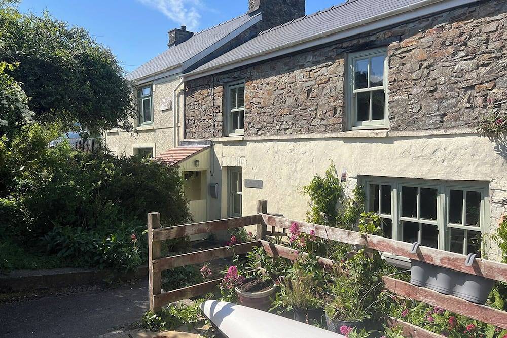 Cottage for 10 People in St Dogmaels, Cardigan Bay