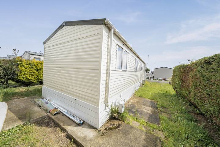3 Bedroom Mersea Beach Retreat-Getaway by the Sea in Mersea Island, Colchester