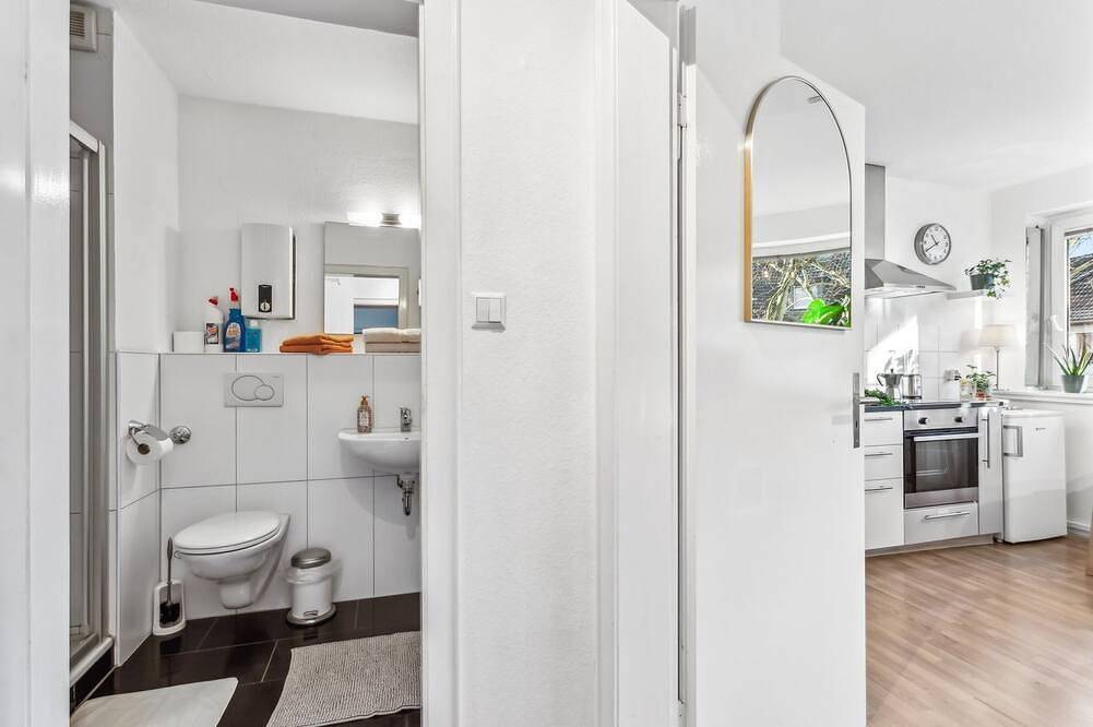 Ganze Wohnung, Langzeitwohnung + Anmeldung möglich + Briefkasten, ideal für Neustart in Holsterhausen, Essen