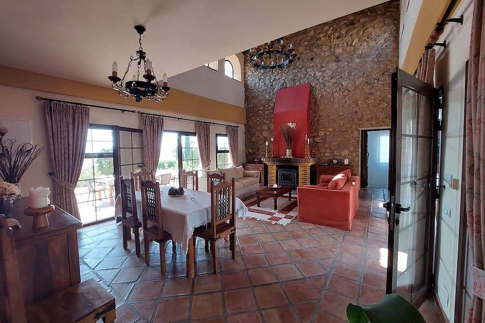 400m² Rustic Spanish Cortijo with Stunning Lake & Mountain view in Viñuela, Málaga Province